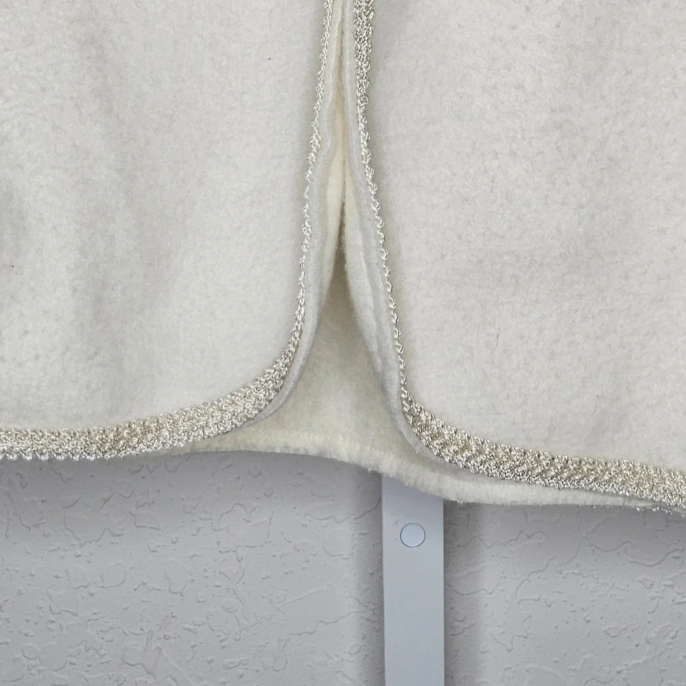 Vintage Girls Ivory Capelet Jacket Lace Trim Pearl Button‎ Formal Size 3 USA